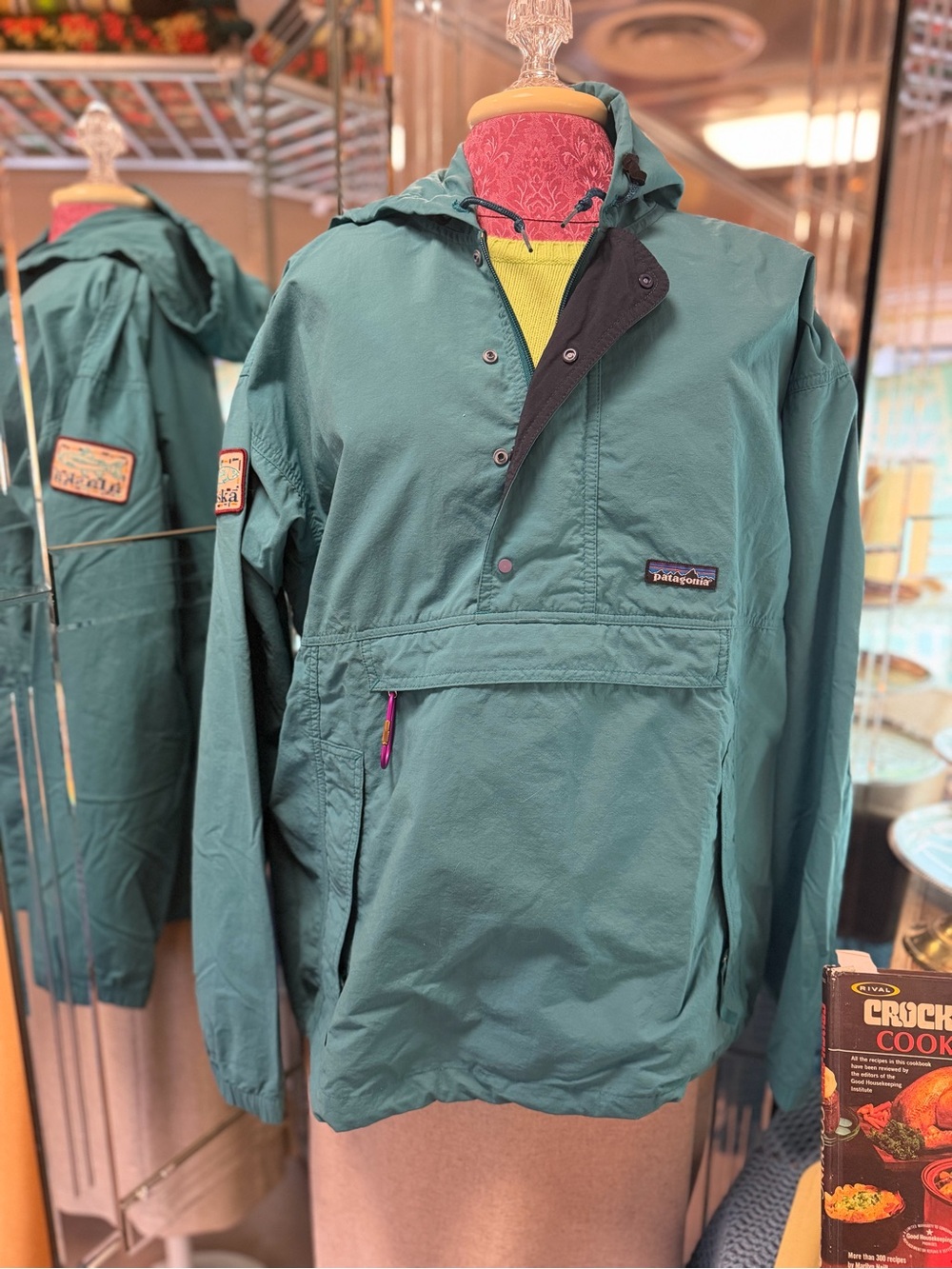 Vintage men’s Patagonia windbreaker